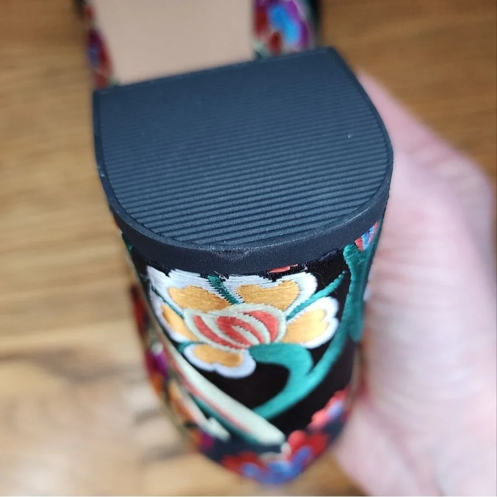 Floral Fabric Patterned Women's Block Heel Pumps Size 9 Multicolor